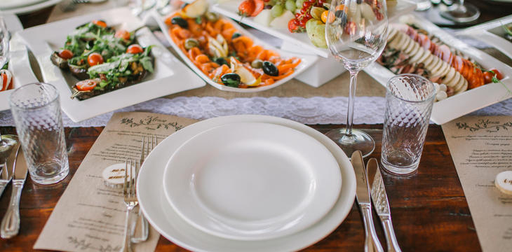 Заказать Банкет с обслуживанием на 90 персон в Москве